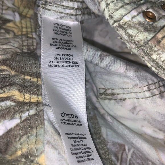 Chico’s Tropical Utility Cargo Crop Pant - Picture 8 of 8